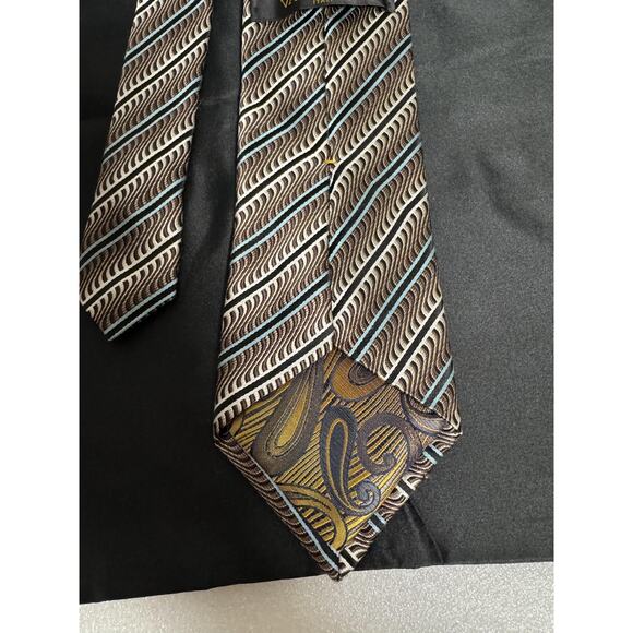 Gianfranco Valentino Tie Mens Silk Striped Classic Italian Neckwear Dress Formal - Picture 3 of 5